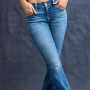 American Eagle Outfitters Light Blue 90s Bootcut  Jeans
